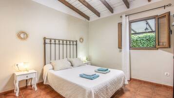 4 chambres, fer et planche à repasser, Wi-Fi gratuit, draps fournis