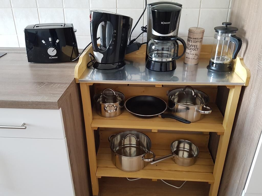 Kopi dan/atau alat penyeduh kopi