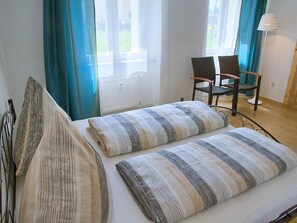 Departamento, vista al jardín | 2 habitaciones, escritorio y wifi gratis 