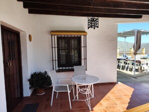 屋外ダイニングエリア