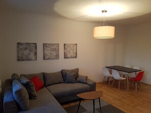 Appartement, 2 chambres | Salle de séjour