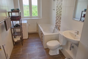 Apartment, 2 Bedrooms | Bathroom