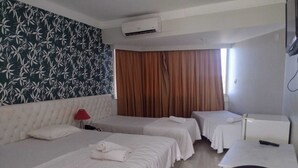 มินิบาร์, โต๊ะทำงาน, Wi-Fi ฟรี, ผ้าปูที่นอน