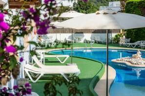 Pool - Apartment Close to the Beach with Pool Access, Private Terrace, Air Conditioning and Wi-Fi (Canyamel)