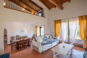 TV - Mediterranean Villa with a lot of privacy - Villa Allegra (Punta de Su Turrione)
