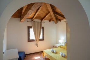 3 bedrooms, bed sheets