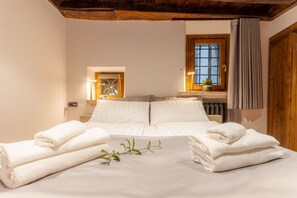 2 bedrooms, bed sheets