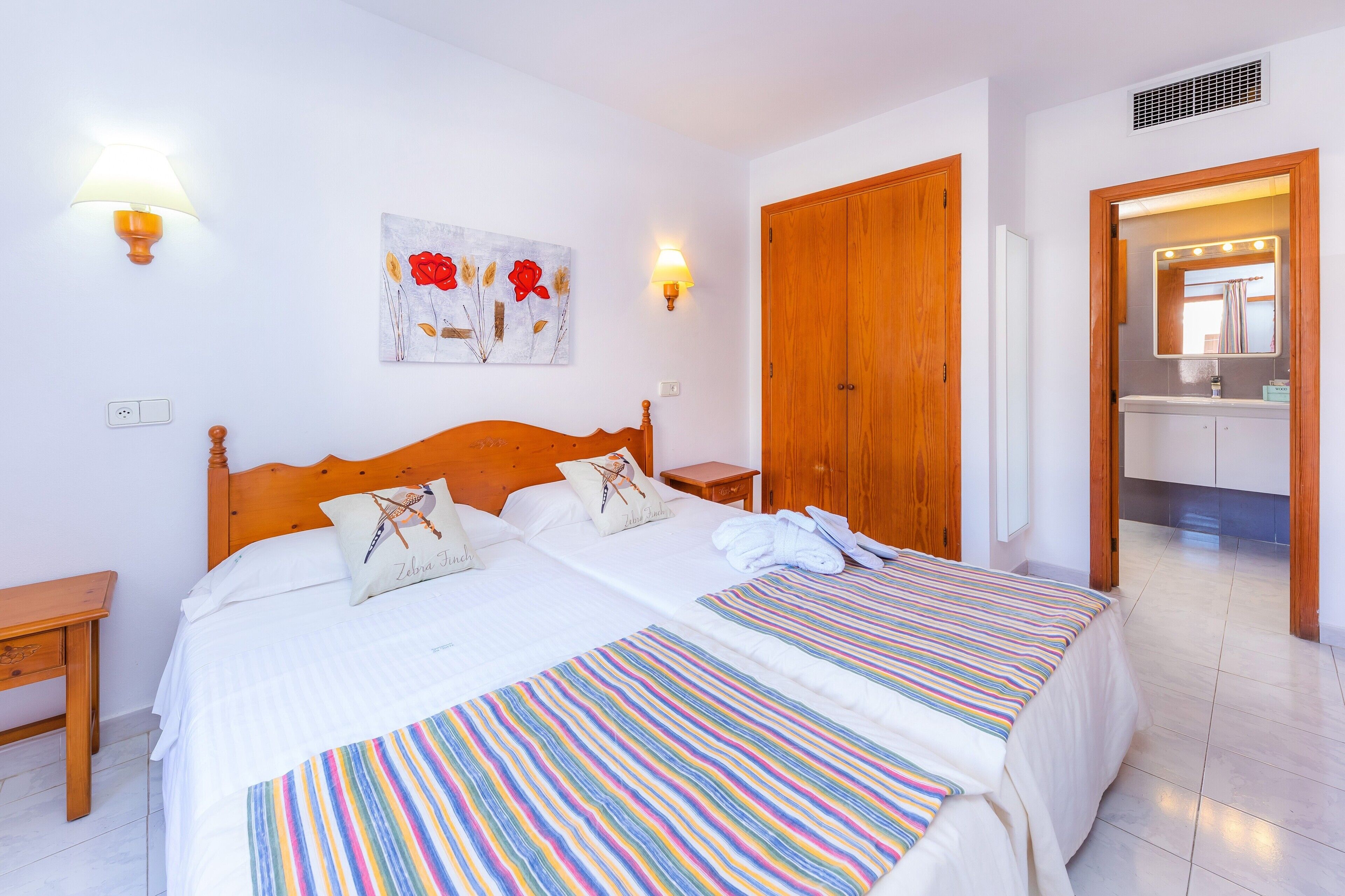 1 habitación, tabla de planchar con plancha, wifi gratis y ropa de cama 