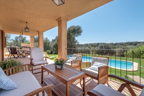 Outdoor dining - Fantastic Country House with Pool, Wi-Fi, Veranda and Garden (Artá)