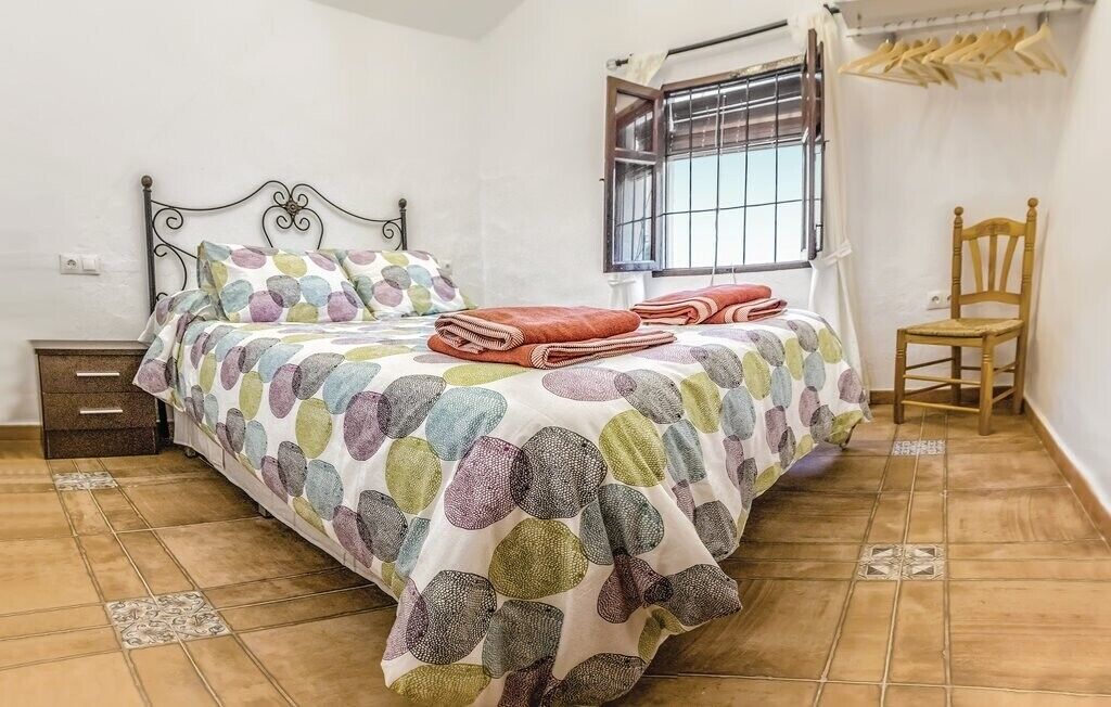 4 slaapkamers, een strijkplank/strijkijzer, gratis wifi, beddengoed