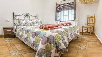 4 slaapkamers, een strijkplank/strijkijzer, gratis wifi, beddengoed