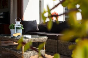 Televisión, reproductor de DVD y estéreo 