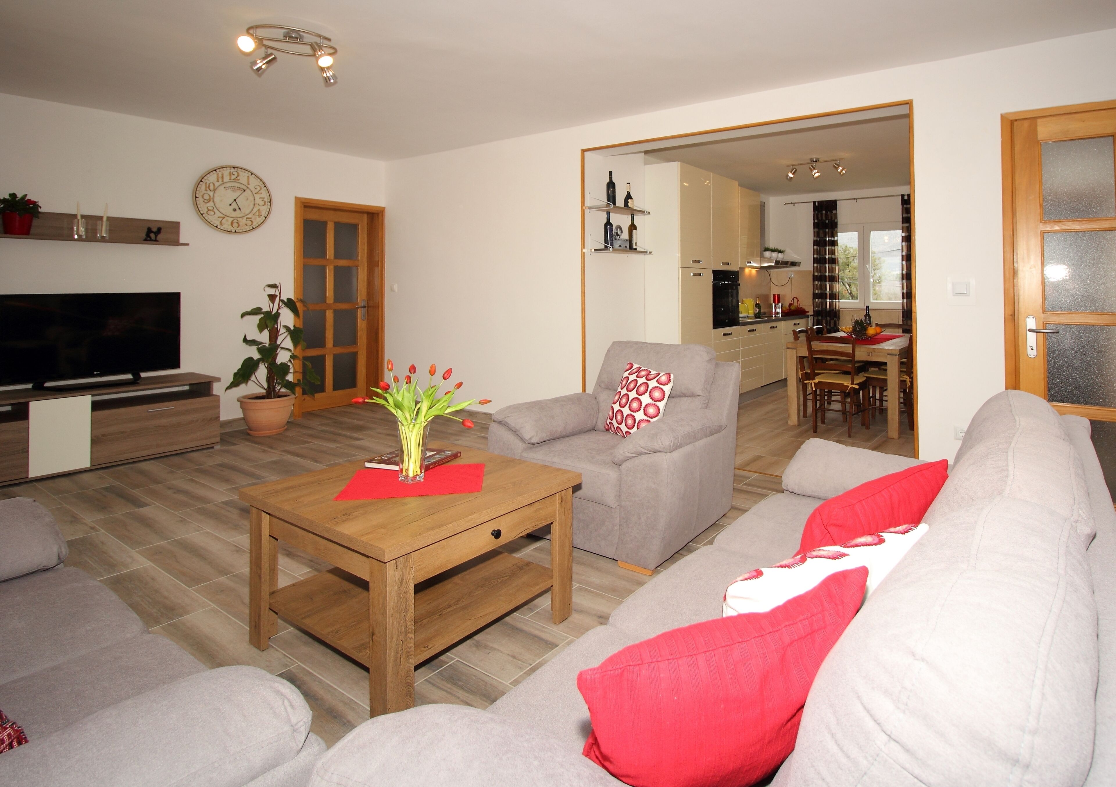 Appartement (Four Bedroom Apartment) | Salle de séjour
