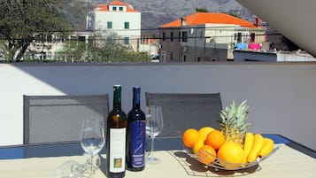 Apartment (Four Bedroom Apartment) | Terrace/patio