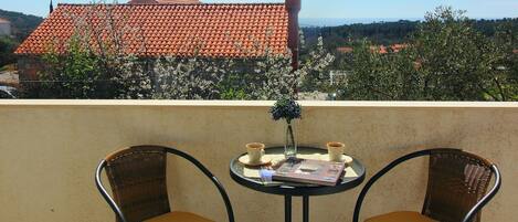 Apartment (Four Bedroom Apartment) | Terrace/patio