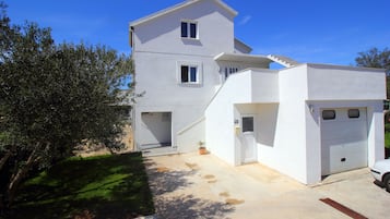 Apartment (Four Bedroom Apartment) | Exterior