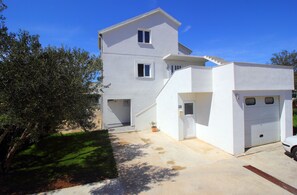 公寓 (Four Bedroom Apartment) | 外观