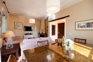 Télévision, cheminée