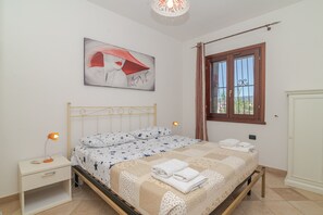 2 chambres, fer et planche à repasser, accès au Wi-Fi (inclus)