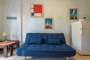 Fernseher, DVD-Player, Stereoanlage