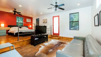 1 bedroom, free WiFi, bed sheets