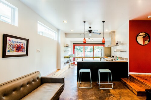 Eastside Cabana - Near UT + Downtown - Fenced Yard