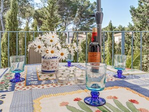 Outdoor dining - Peaceful location with terrace – Apartment Es Romani Alto (Cala Ratjada)