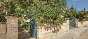 En un lugar tranquilo con terraza – Casa Es Romaní