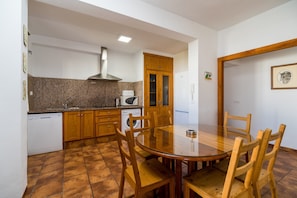 Dining - Holiday Home "Villa CA1" with Pool, Garden, Terrace and Wi-Fi (Conil de la Frontera)