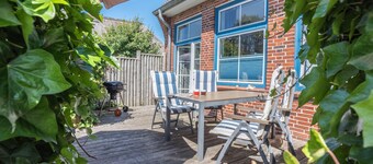 Vacation Apartment "Cottage am Watt" at the Tidal Flats with Wi-Fi and Terrace