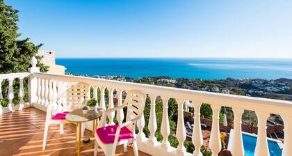 Beautiful Villa La Tuna with Sea View, Wi-Fi, Garden, Balcony