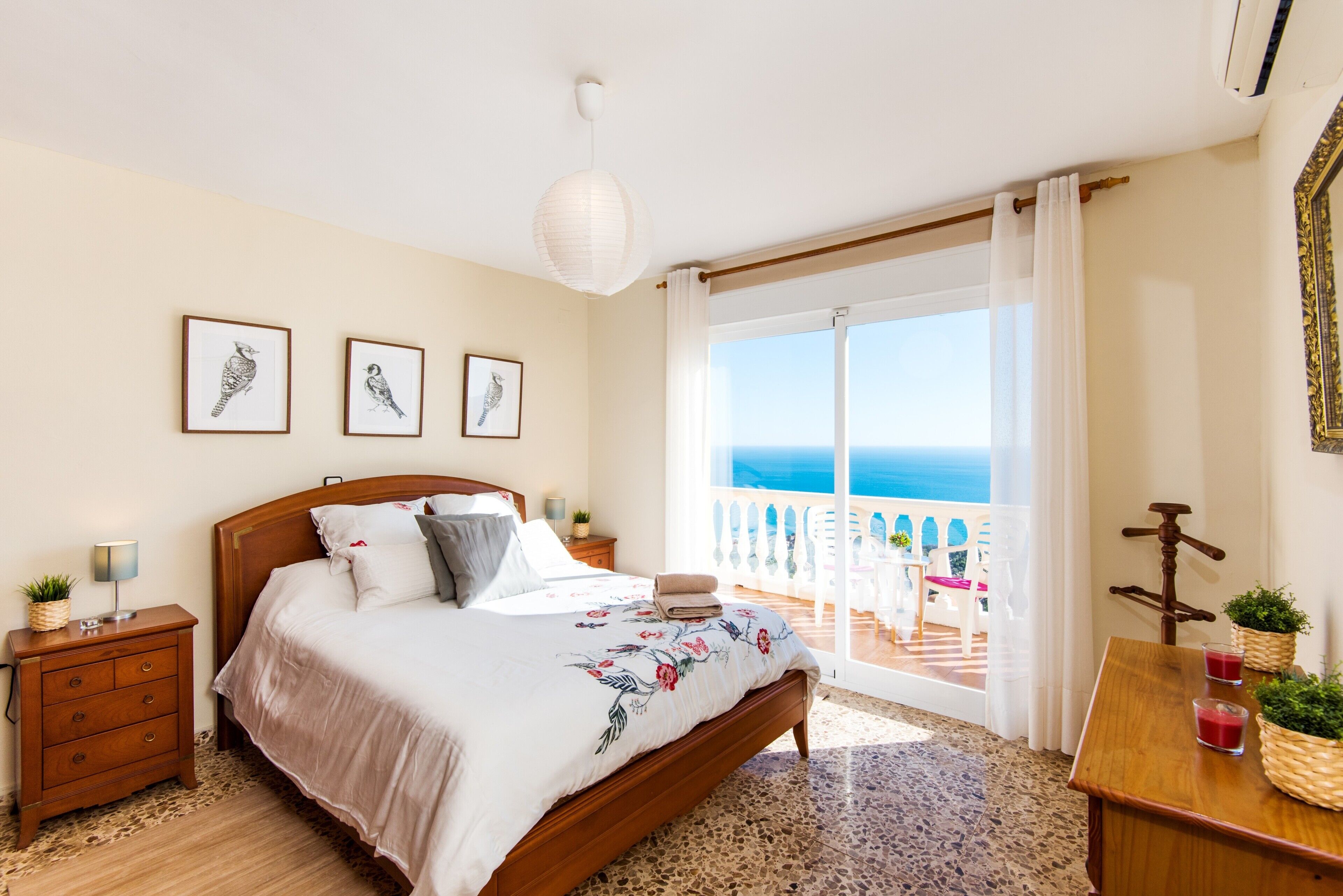 3 habitaciones, tabla de planchar con plancha y wifi gratis 