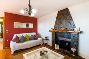 Interior - Beautiful Villa La Tuna with Sea View, Wi-Fi, Garden, Balcony (Benalmádena)