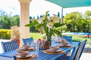 Outdoor dining