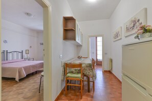 1 bedroom, free WiFi, bed sheets - In panoramic position with sea view - Villa Lorena - Appartamento 2 (Capoliveri)