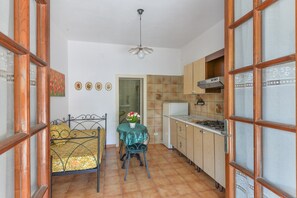 雪櫃、爐具、廚房用具/餐具/器皿