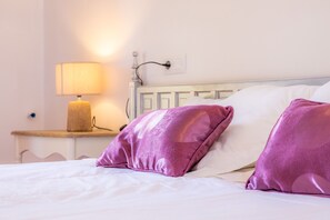 2 bedrooms, iron/ironing board, free WiFi, bed sheets - Beautiful Country House with Pool, Garden, Terraces & Wi-Fi (ARTA)