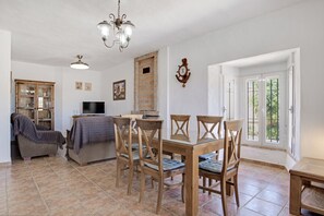 Dining - In a quiet location, with large garden and pool - Casa Ramón (Conil de la Fronters)