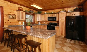 House, Multiple Beds (Splash N' Play #524) | Private kitchen