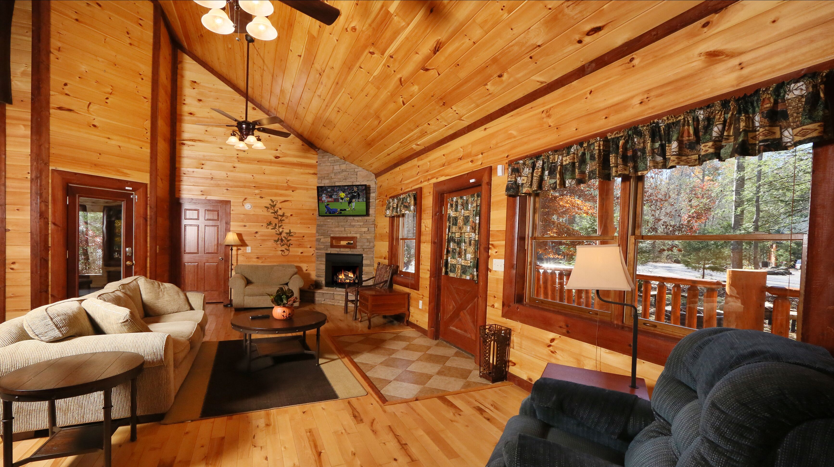 Casa, varias camas (Splash N' Play #524) | Área de sala de estar