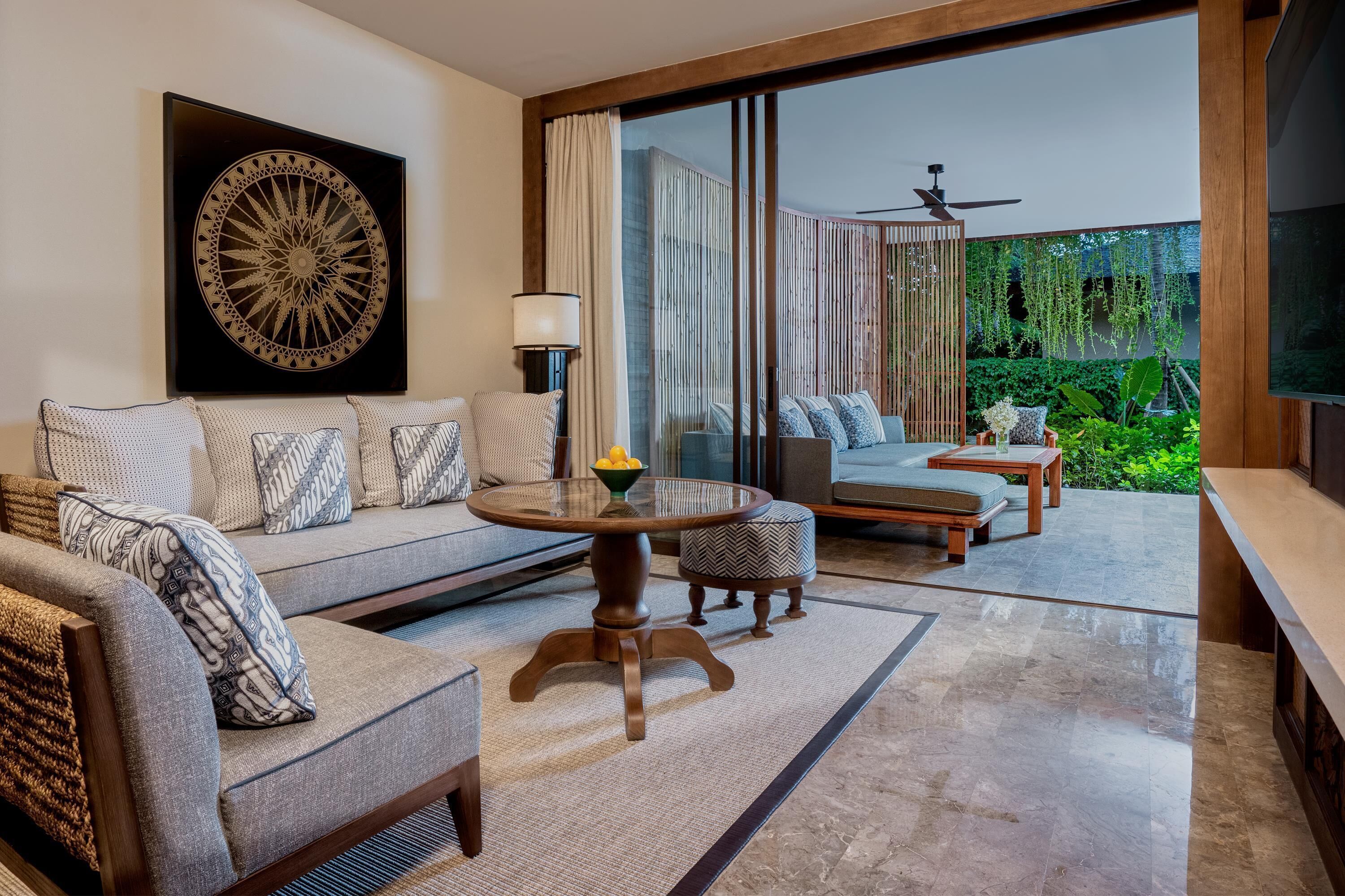 1 bedroom, premium bedding, minibar, in-room safe