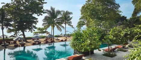 3 outdoor pools, free pool cabanas, pool umbrellas