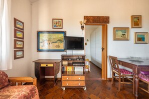 Televisio, DVD-soitin, stereot