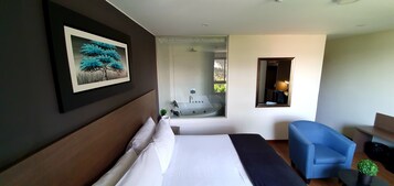 Deluxe Suite | In-room safe, desk, laptop workspace, free WiFi