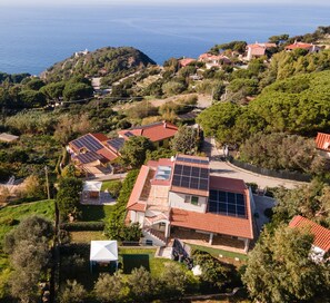 Exterior - Apartment Il Mirto with Mediterranean Garden and Sea View (Marciana)