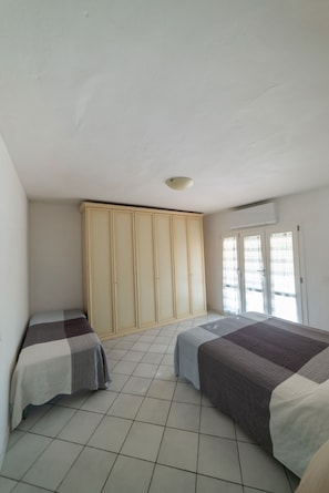 2 habitaciones, tabla de planchar con plancha y wifi gratis