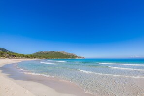 Platja a a prop 