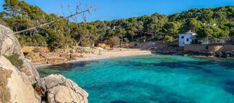 Vacation Apartment "Maritim" with Sea & Mountain Views, Wi-Fi, and Terrace