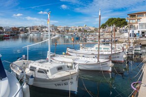 Marina - Holiday "Apartment Maritim" with Sea View, Mountain View, Wi-Fi & Terrace (Cala Ratjada)