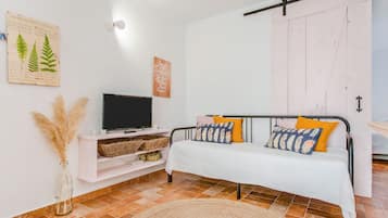 1 chambre, fer et planche Ă  repasser, Wi-Fi gratuit, draps fournis